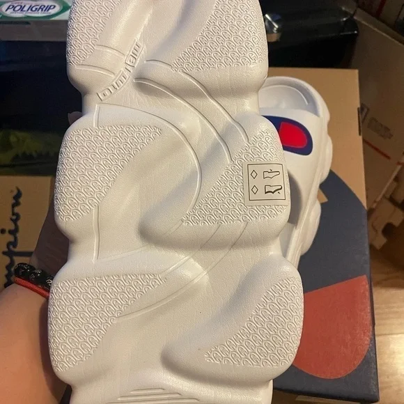 Brand New Champion Slides - Picture 3 of 4